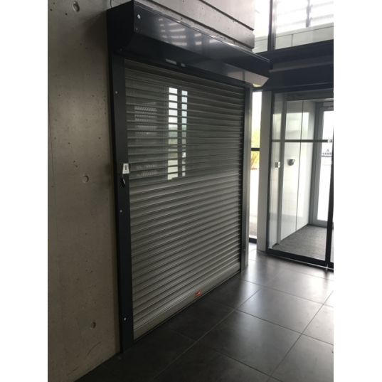 Rideau Métallique MINIBOX motorisé L3mxH3m