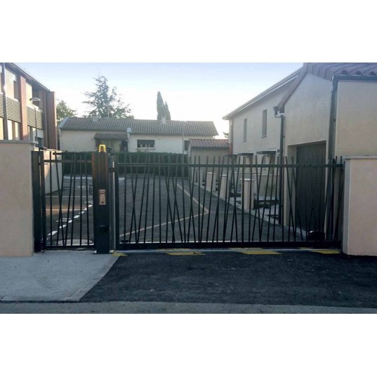 Portail Industriel Coulissant Galvanisé Plastifié L4000 H1750 Bambou Manuel Bambou