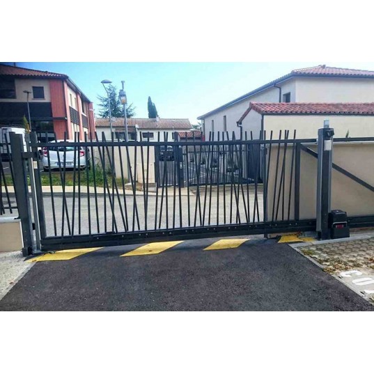 Portail Industriel Autoportant Galvanisé Plastifié L5000 H2000 ARES45M Manuel Bambou